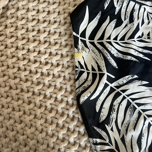 The Ruched Sidestroke - Palms in Sea Urchin size 10 - Picture 2 of 4